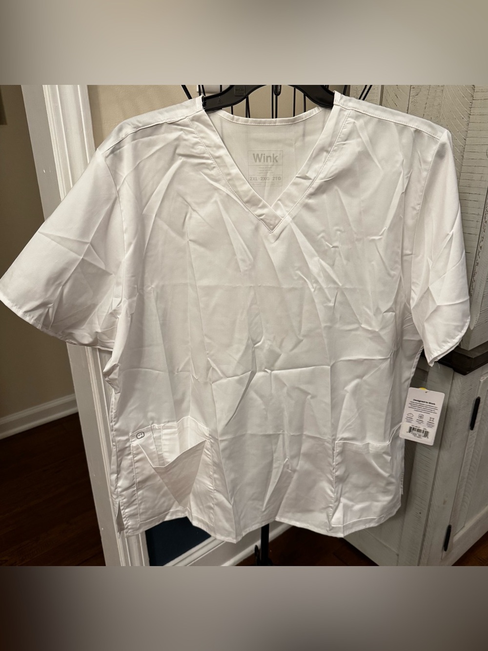 New White WonderWink Wink Women’s Classic fit 2X 2XL v-neck scrub top 101